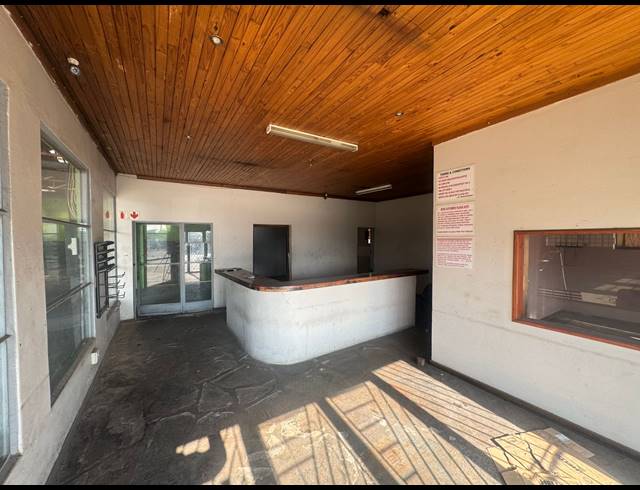 1,300M² WAREHOUSE TO LET IN HERMANSTAD